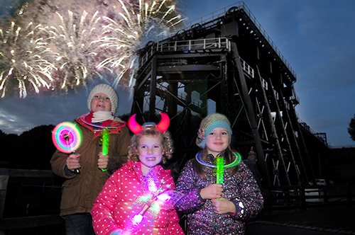 ANDERTON BOAT LIFT’S MUSICAL FIREWORK SPECTACULAR IS BACK WITH A BANG ON SATURDAY 28 OCTOBER